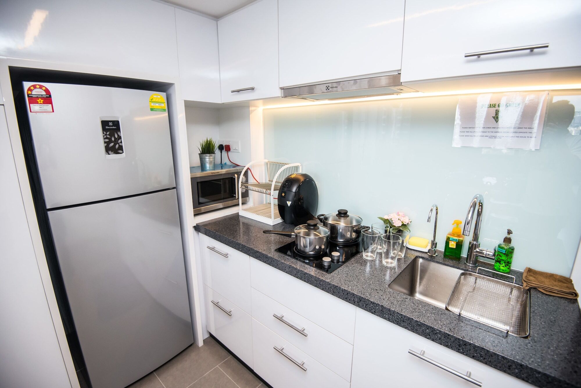 Est Bangsar Kl Sentral By Greater Stay Куала Лумпур Екстериор снимка